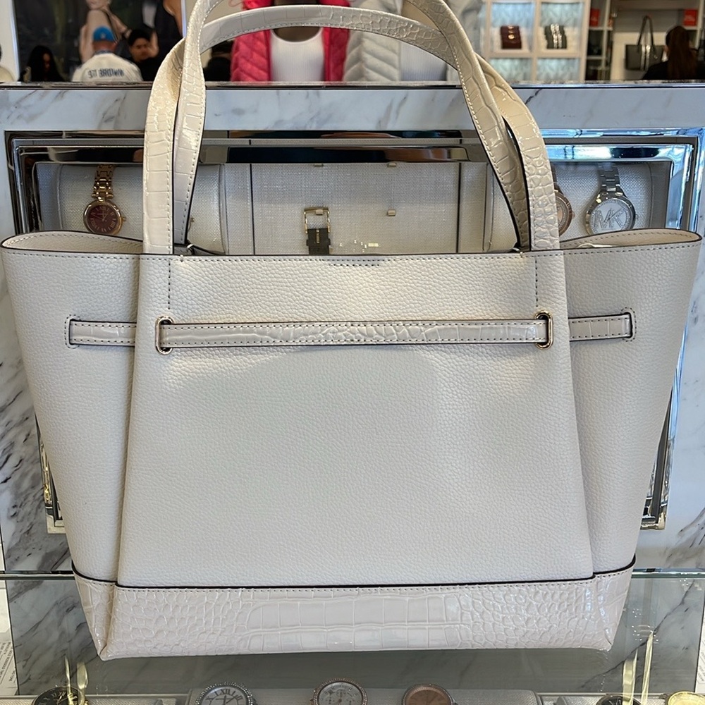 MICHAEL KORS
Reed Large Leather Belted Satchel Shoulder Tote Handbag 
Lt Cream - Picture 11 of 16